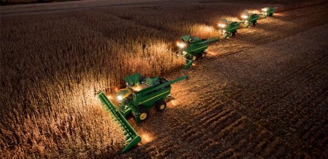 Enhancing Harvest Productivity with John Deere Combines